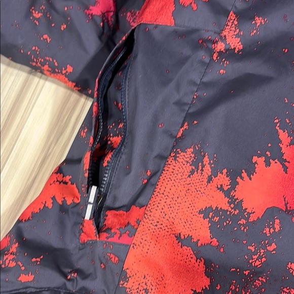 Columbia Blue and Red Puffer Jacket for Winter - Picture 8 of 9